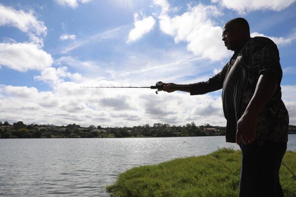 Prática de pesca no Lago Paranoá requer registro geral da atividade; saiba como funciona