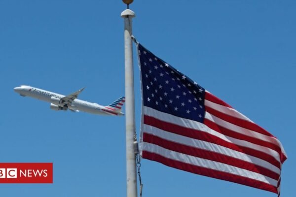 Donald Trump impede 12 nacionalidades de viajarem aos EUA; Cuba e Venezuela têm restrição parcial