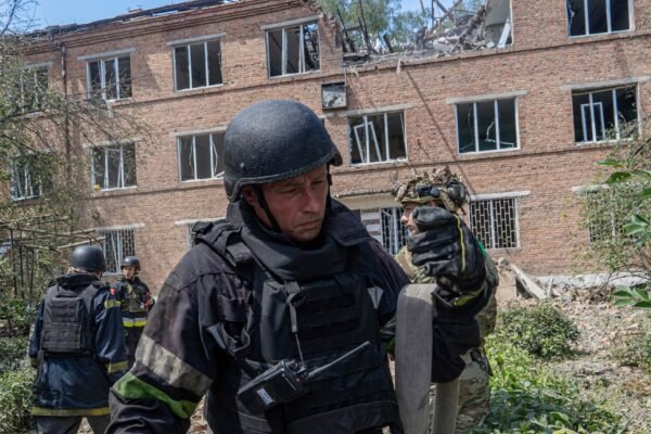 4 people killed in Russia and Ukraine as countries trade aerial attacks