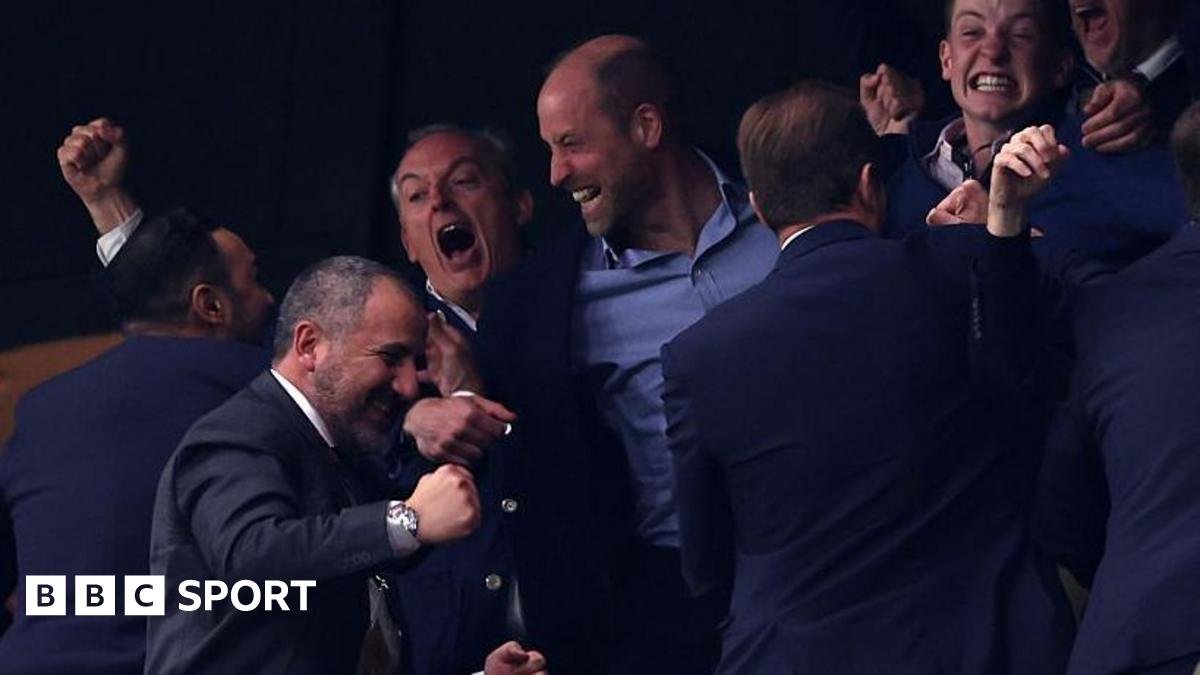 Freiburg 0-3 Aston Villa: Prince William celebrates Europa League final win