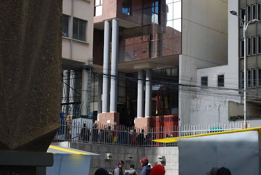 Bolivia between democracy and social conflicts
