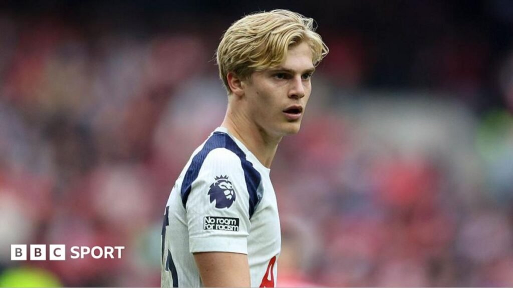 Lucas Bergvall jugador de fútbol del Tottenham
